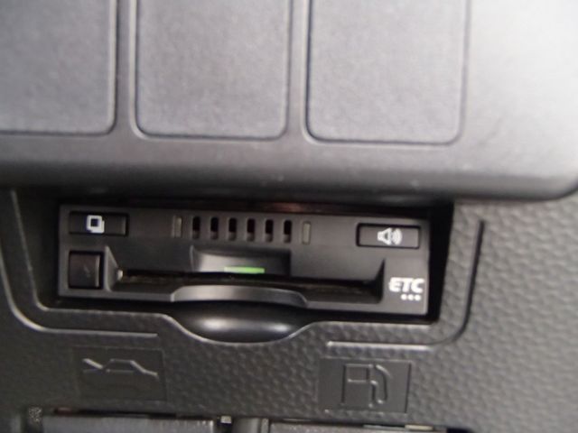 Toyota ROOMY 2018-06 10934-15