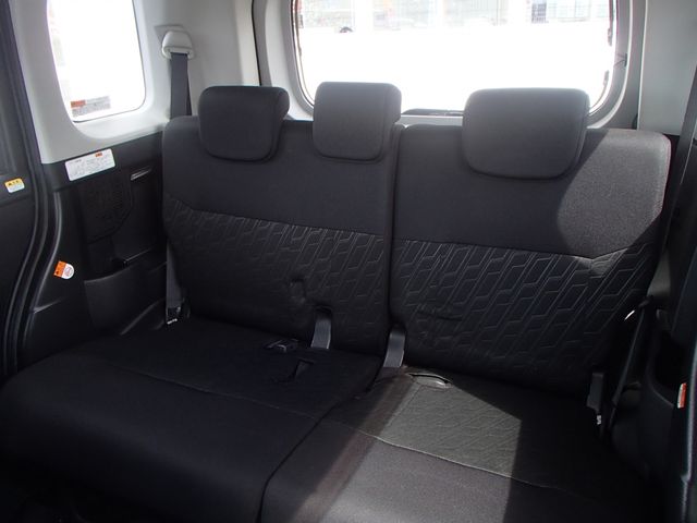 Toyota ROOMY 2018-06 10934-12
