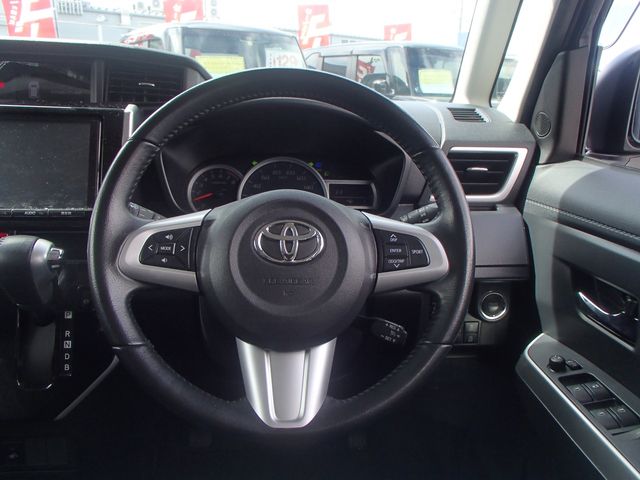 Toyota ROOMY 2018-06 10934-10