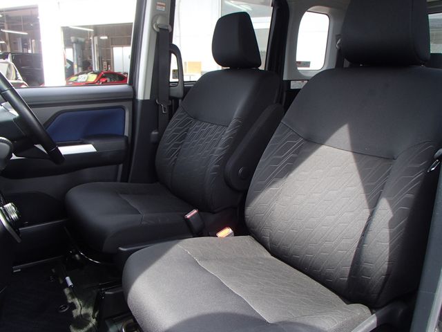 Toyota ROOMY 2018-06 10934-11