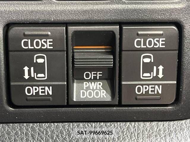 Toyota VOXY 2018-07 289955-4