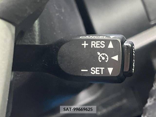 Toyota VOXY 2018-07 289955-6