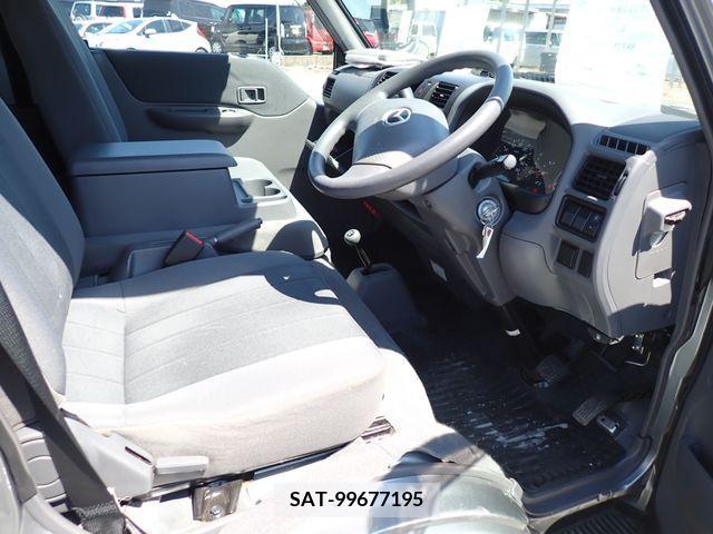 Mazda BONGO VAN 2015-07 382630-1