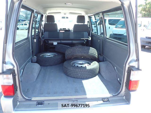 Mazda BONGO VAN 2015-07 382630-23