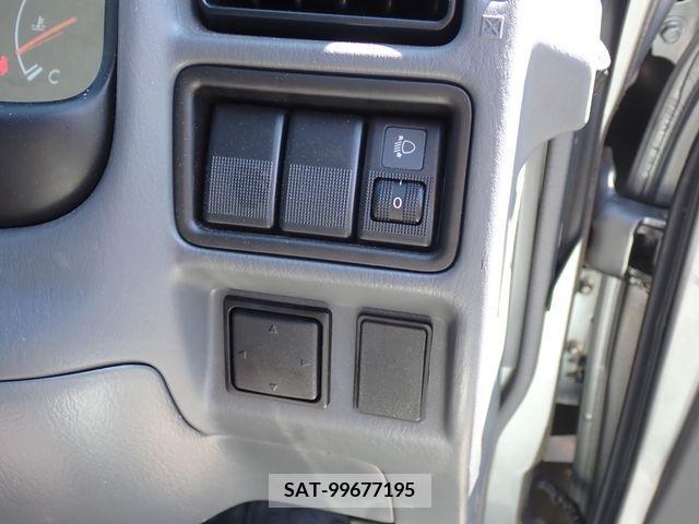 Mazda BONGO VAN 2015-07 382630-21