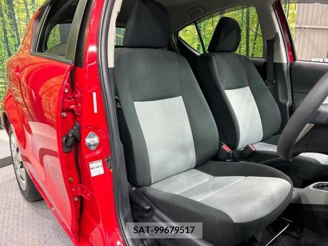 Toyota AQUA 2013-12 251674-8