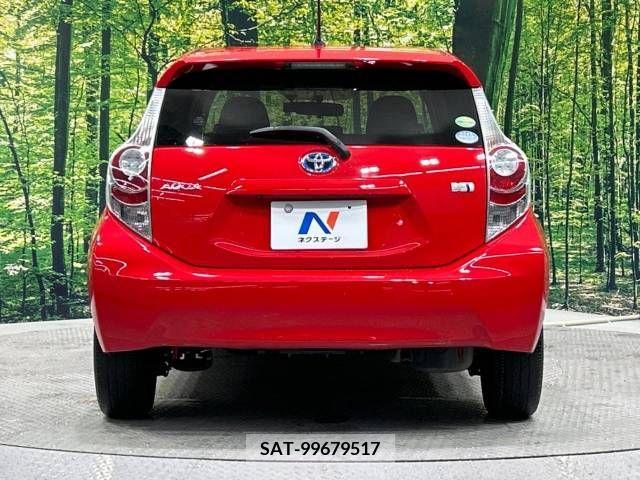 Toyota AQUA 2013-12 251674-15