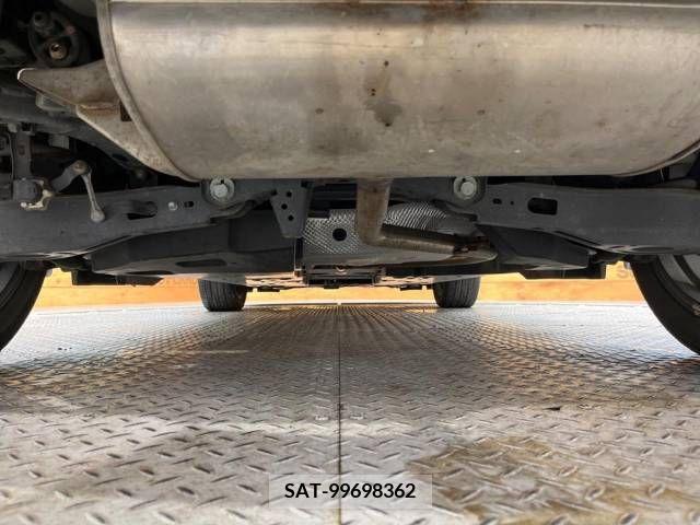 Toyota C-HR 2017-02 214537-19