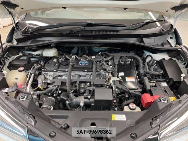 Toyota C-HR 2017-02 214537-18