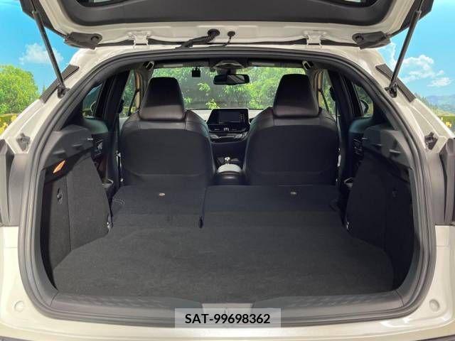 Toyota C-HR 2017-02 214537-10