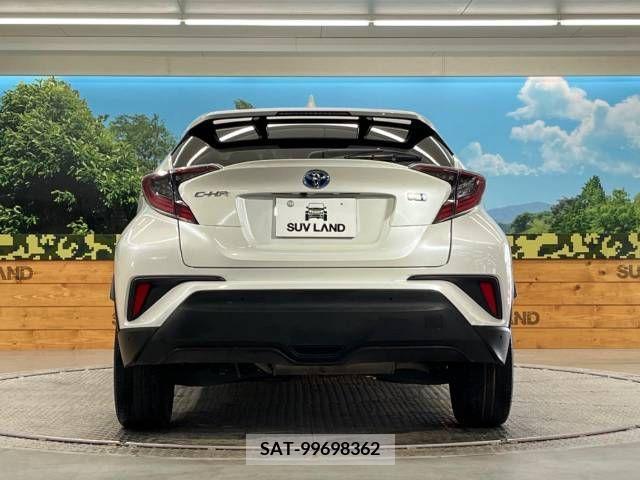 Toyota C-HR 2017-02 214537-15