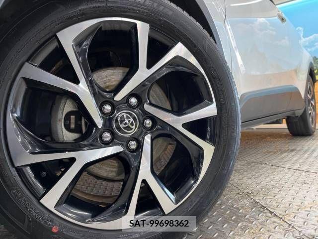 Toyota C-HR 2017-02 214537-13