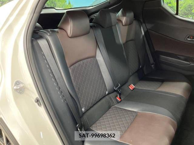 Toyota C-HR 2017-02 214537-9