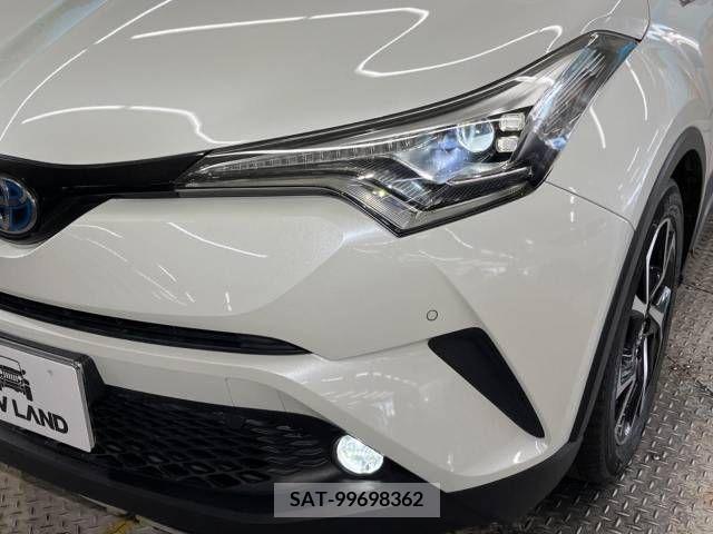Toyota C-HR 2017-02 214537-12