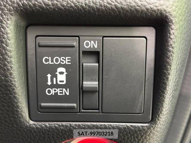 Honda N BOX CUSTOM 2018-05 306972-3