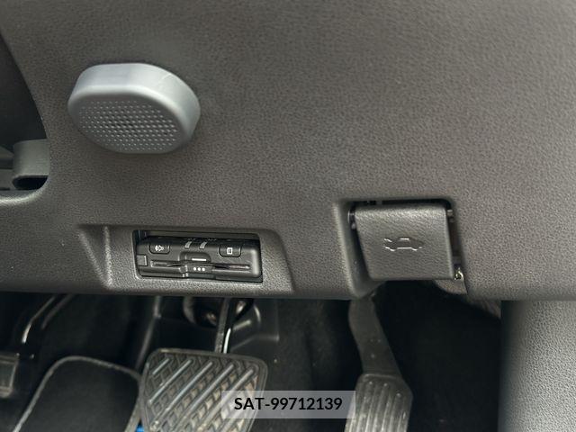 Nissan LEAF 2022-02 297890-11