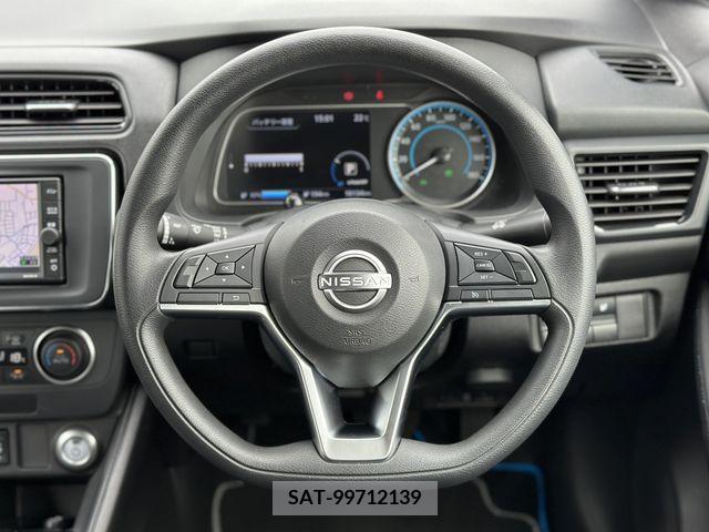 Nissan LEAF 2022-02 297890-8