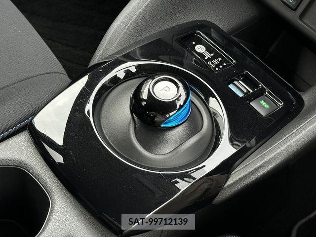 Nissan LEAF 2022-02 297890-7
