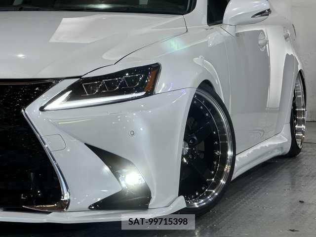 Lexus IS 2009-07 354268-4