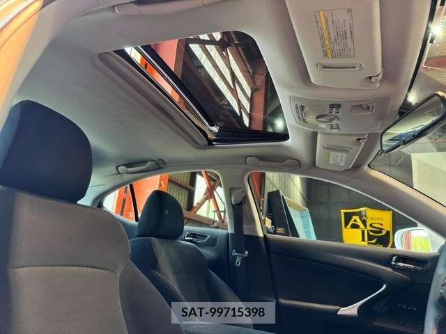 Lexus IS 2009-07 354268-15