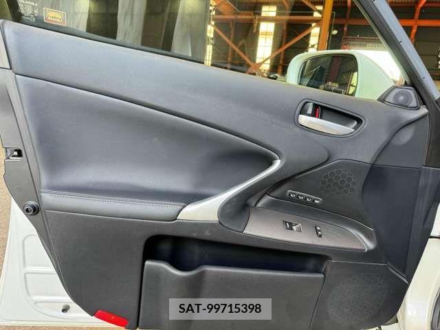 Lexus IS 2009-07 354268-16