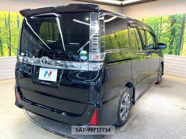 Toyota VOXY 2018-11 205565-18