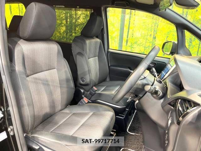 Toyota VOXY 2018-11 205565-8