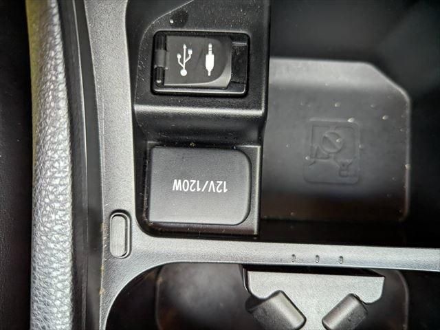 Toyota HARRIER 2014-10 20637-29