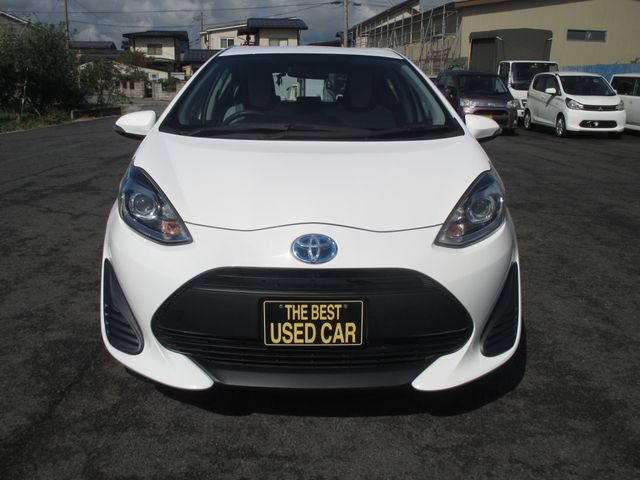 Toyota AQUA 2018-05 21195-1