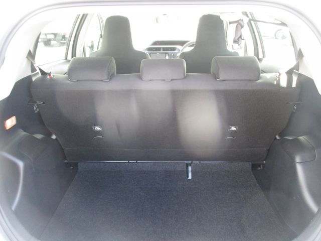 Toyota AQUA 2018-05 21195-8