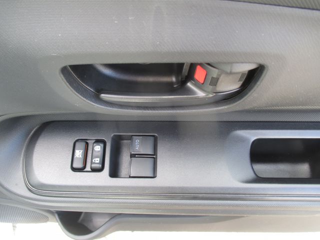 Toyota AQUA 2018-05 21195-24