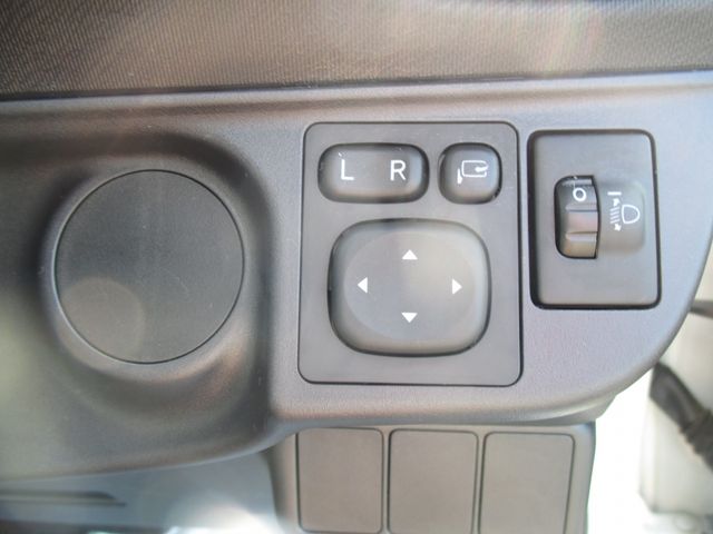 Toyota AQUA 2018-05 21195-21