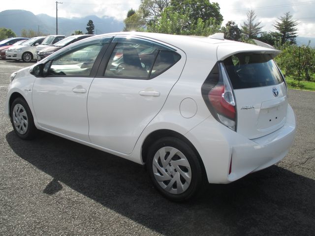 Toyota AQUA 2018-05 21195-9