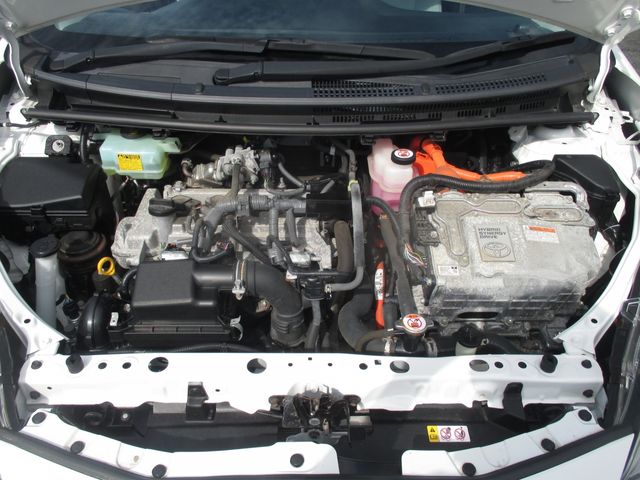 Toyota AQUA 2018-05 21195-25