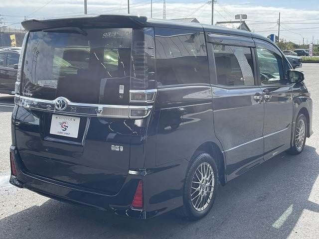 Toyota VOXY HYBRID 2018-06 189084-13