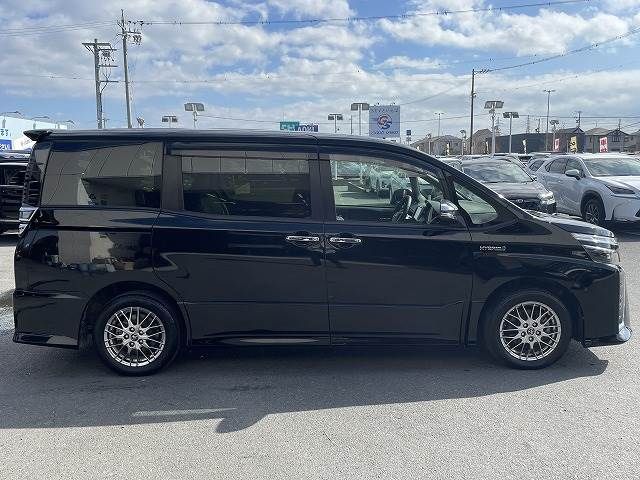 Toyota VOXY HYBRID 2018-06 189084-16
