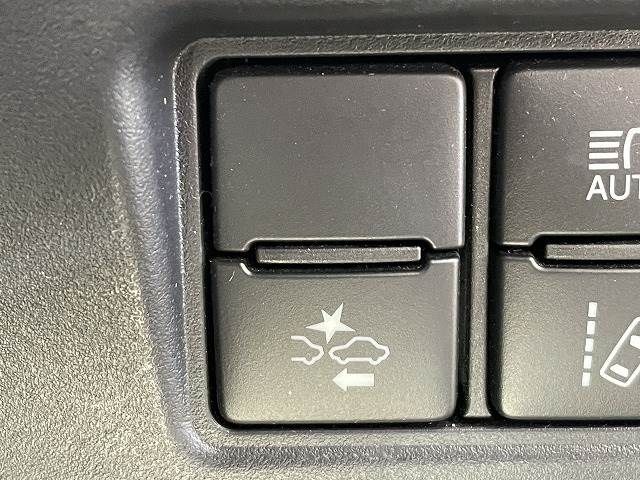 Toyota VOXY HYBRID 2018-06 189084-9