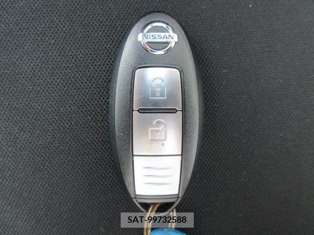 Nissan NOTE 2018-03 302428-17