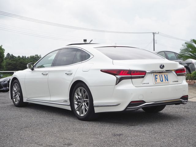 Lexus LS 2018-05 3105-5