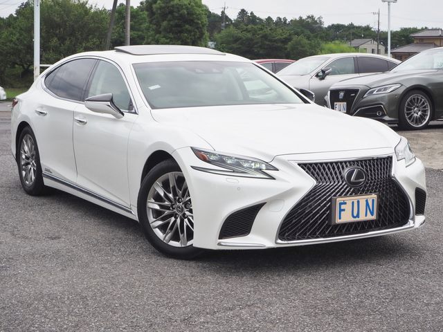 Lexus LS 2018-05 3105-2
