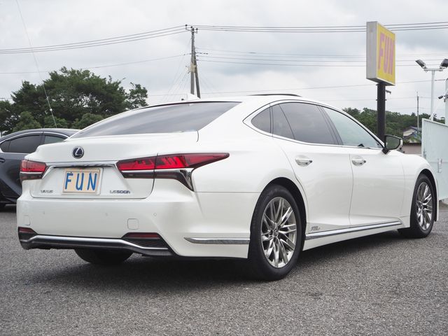 Lexus LS 2018-05 3105-4
