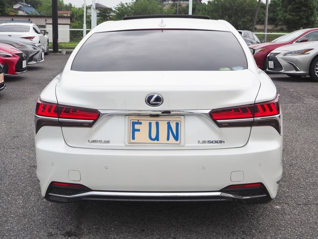 Lexus LS 2018-05 3105-6