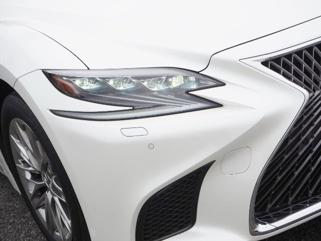 Lexus LS 2018-05 3105-7