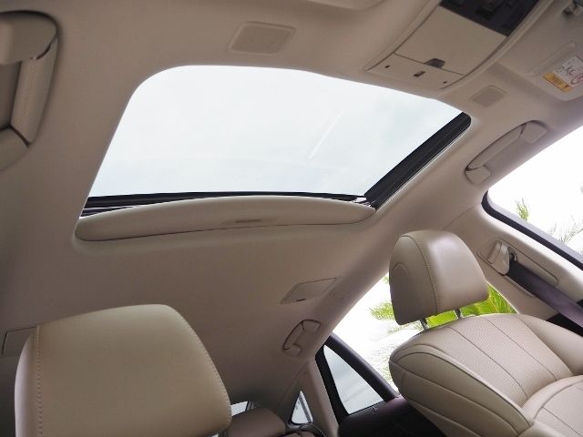 Lexus LS 2018-05 3105-9
