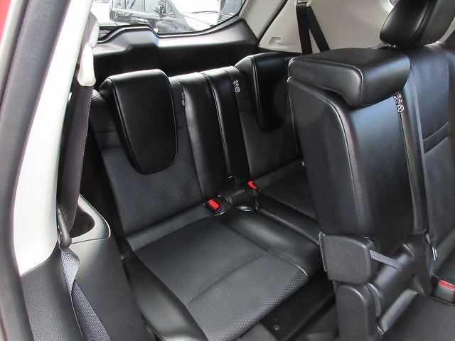 Nissan X-TRAIL 2017-05 6850-7