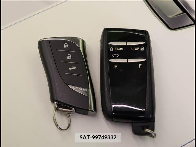 Lexus LC 2022-01 275428-16