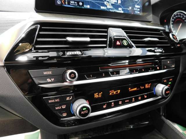 Bmw 5 SERIES 2017-12 195429-10