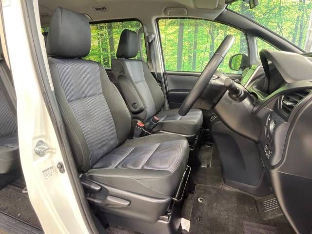Toyota VOXY 2015-07 27516-8