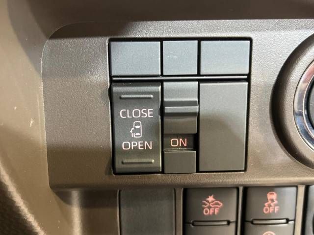 Toyota ROOMY 2023-03 27033-6