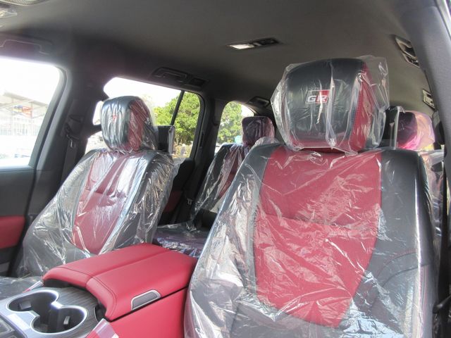 Toyota LAND CRUISER 2023-09 8870-13